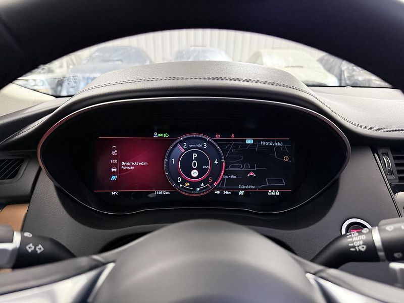 Jaguar E-Pace (2021) 2.0D,4WD,FACELIFT,ZÁRUKA - fotka 49 z 56