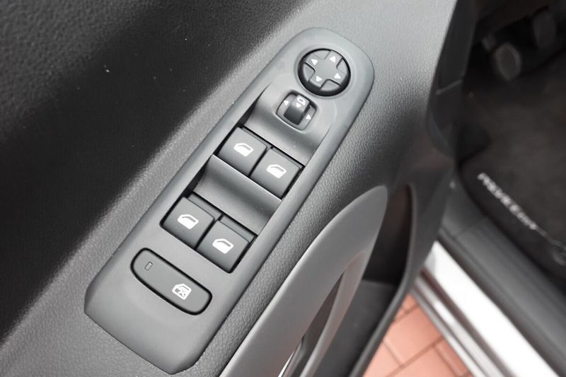 Toyota ProAce City Verso 1.5 D4-D 130 - 6 MT Long 5D Fa - fotka 10 z 32