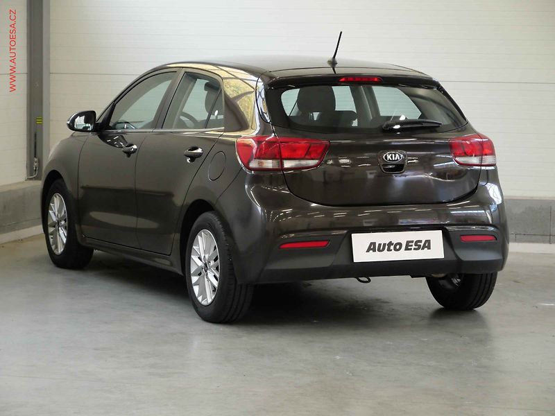 Kia Rio (2019) 1.2i, ČR, AC, park.asist - fotka 6 z 19