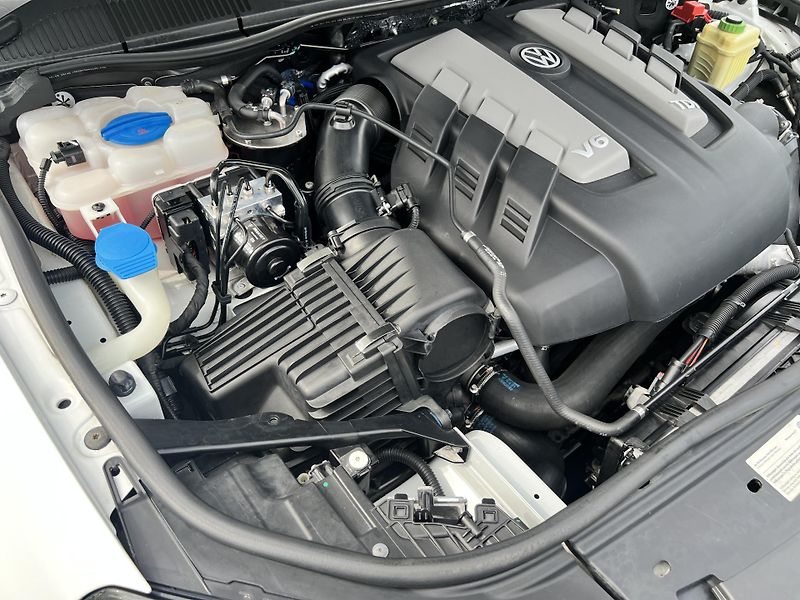 Volkswagen Touareg 3.0TDI 180KW,TZ,KůŽE,ROZVODY!! - fotka 48 z 52