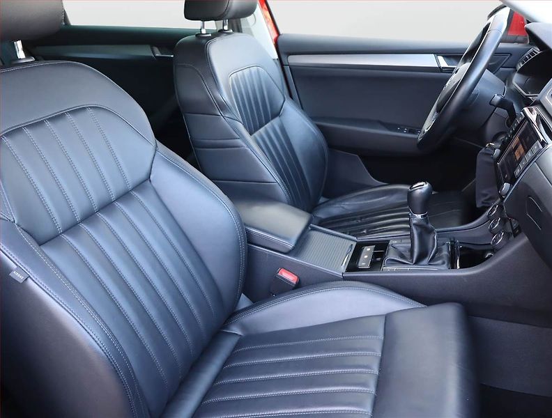 Škoda Superb (2016) 2.0 TDI, Serv.kniha, Kůže - fotka 9 z 21