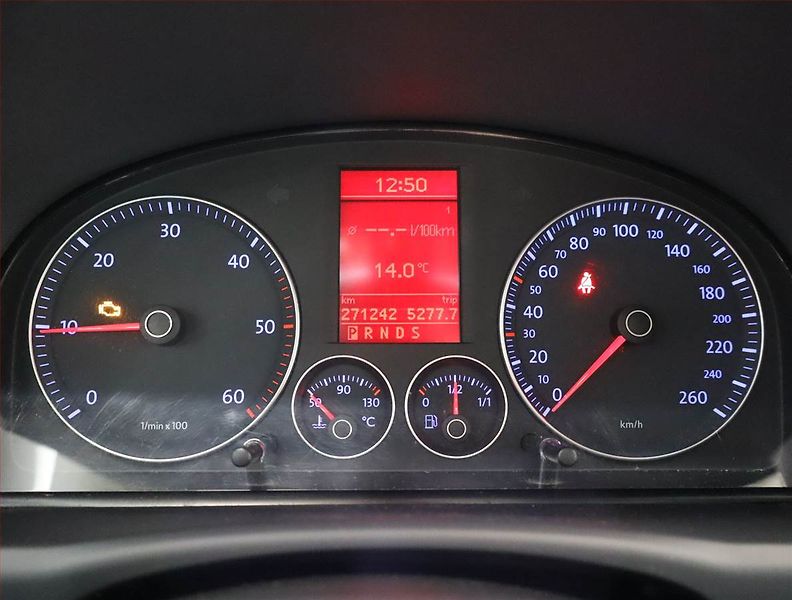 Volkswagen Touran (2009) 2.0 TDI, nová STK, Tažné - fotka 11 z 18