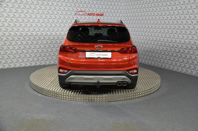 Hyundai Santa Fe (2019) 2.2CRDi 147kw Luxury 4x4 - fotka 6 z 30