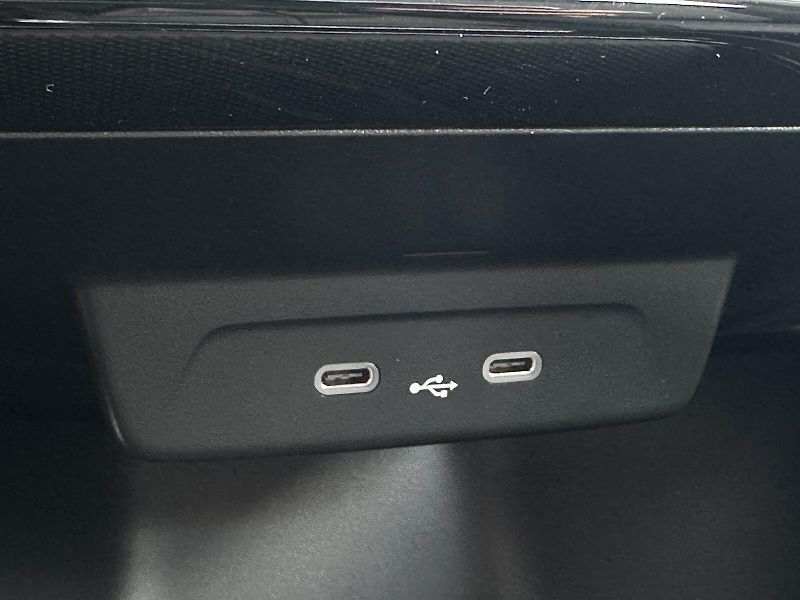 Škoda Fabia 1.0TSi 95PS LED V.Cockpit Clim - fotka 30 z 34