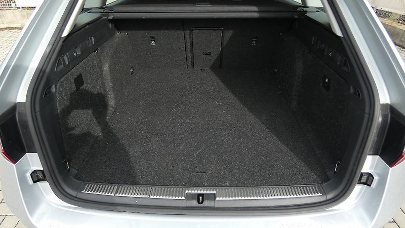 Škoda Superb 1.4 TSI iV Ambition DSG - fotka 21 z 26