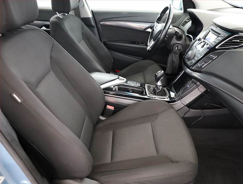 Hyundai i40 (2012) 1.7 CRDi, pěkný stav - fotka 7 z 15