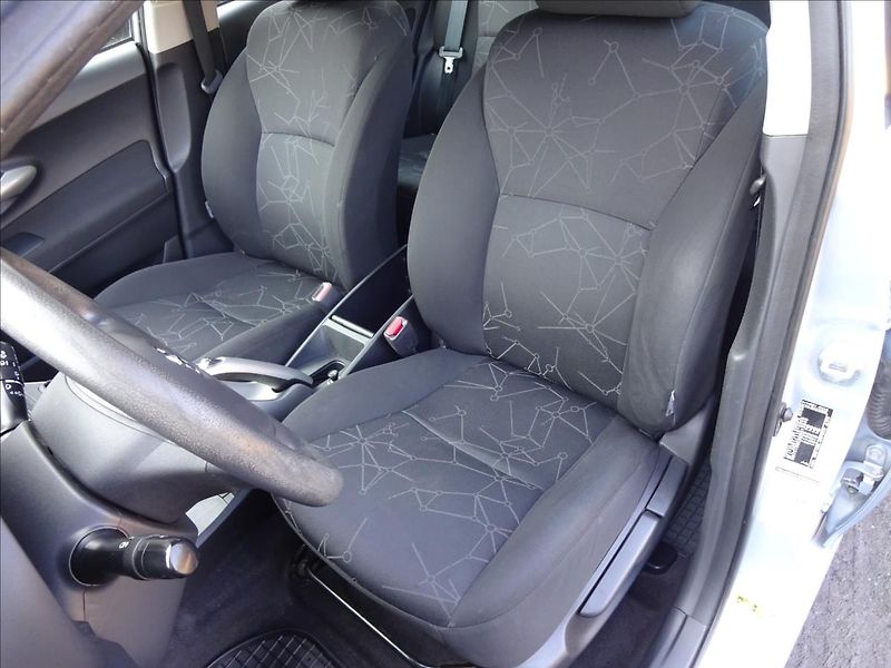 Toyota Auris 1,33 VVTi 74 kW - fotka 17 z 41