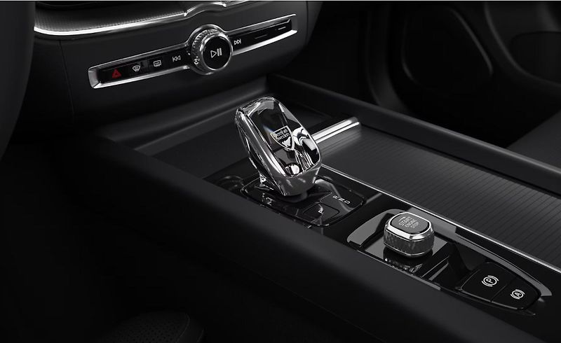 Volvo XC60 (2026) Black Edition T8 AWD  - fotka 14 z 15