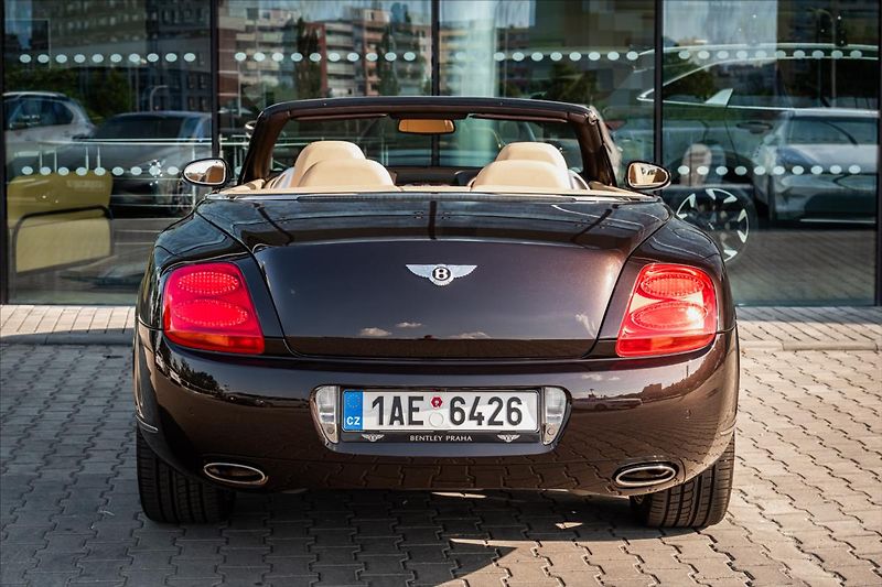 Bentley Continental GTC 6,0 W12 Mulliner 1.ČR DPH - fotka 12 z 32