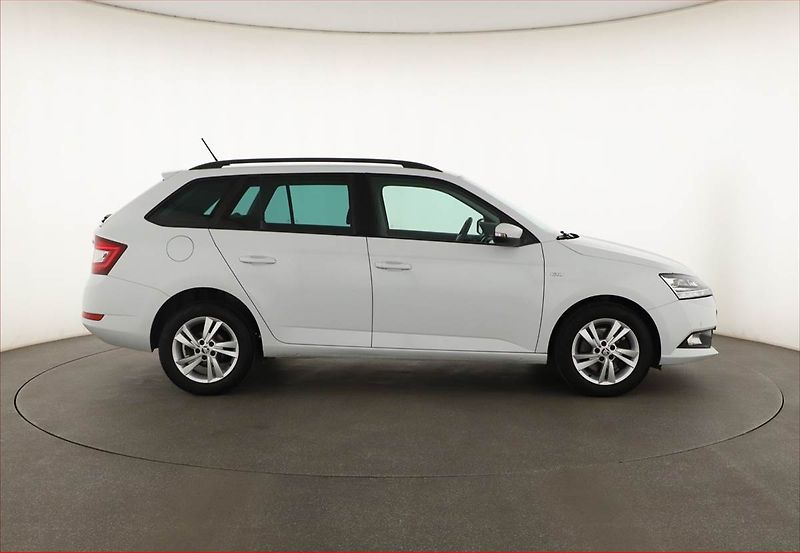 Škoda Fabia (2019) 1.0 TSI, Serv.kniha, Navi - fotka 6 z 17