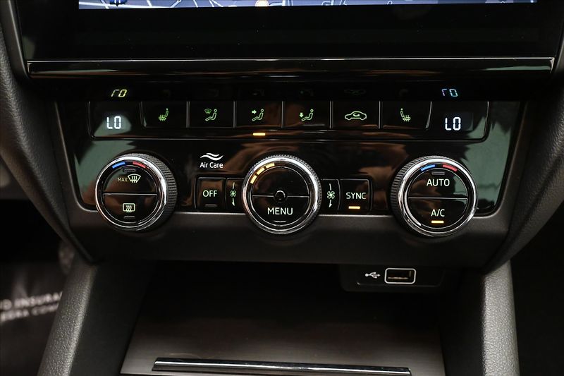 Škoda Octavia 2,0 TDI 110 kW DSG Clever Záru - fotka 20 z 30