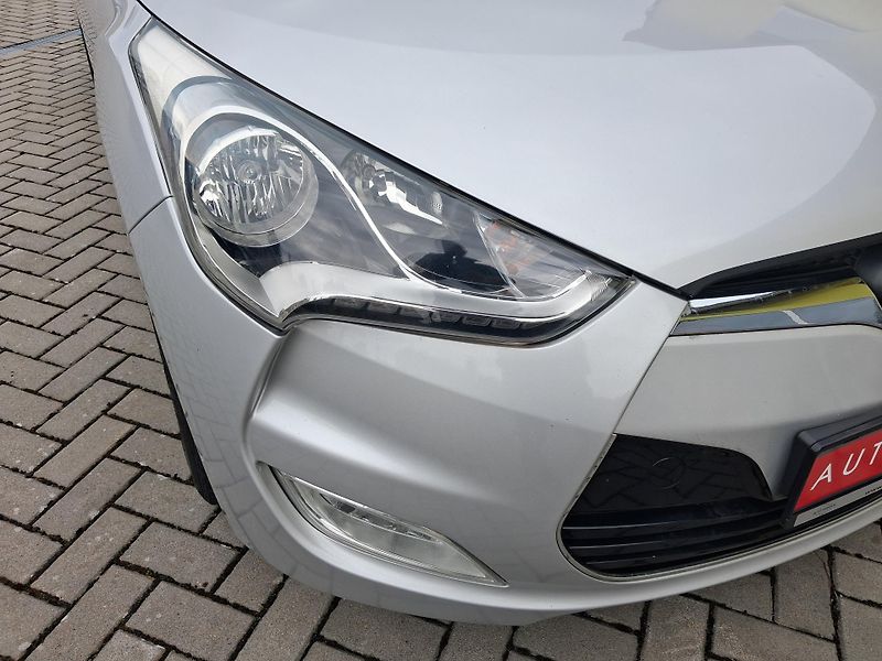 Hyundai Veloster (2011) 1,6GDi SERVISKA GARANCE 2xKOLA - fotka 9 z 43