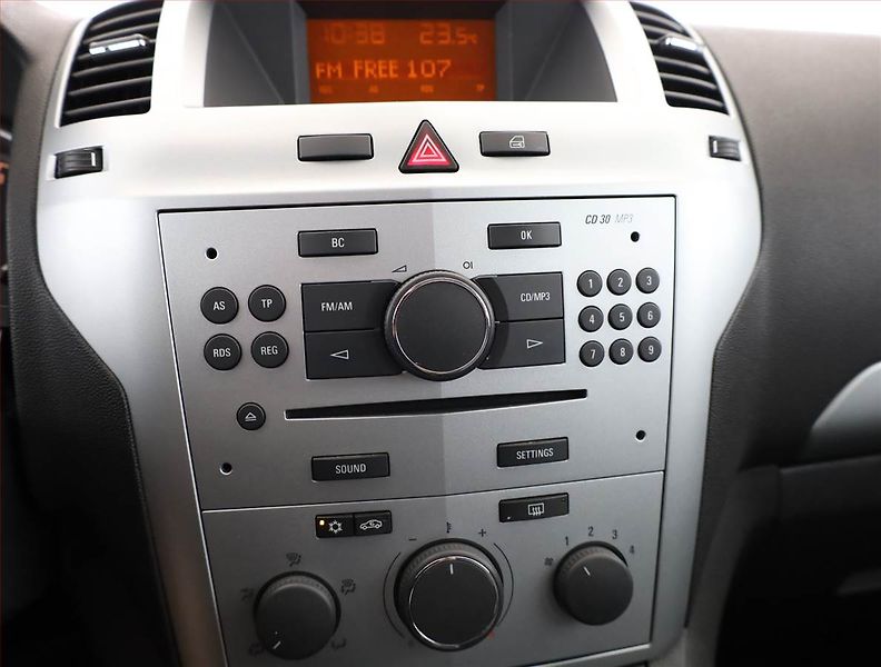 Opel Zafira (2009) 1.8, 7 míst, Serv.kniha - fotka 11 z 18