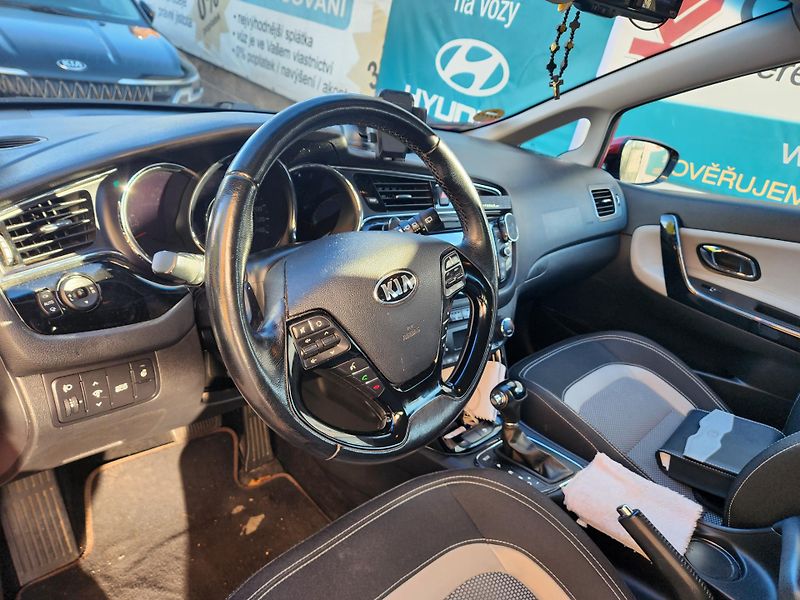 Kia Ceed (2018) 1.6-VESTAVBA TAXI - fotka 3 z 13
