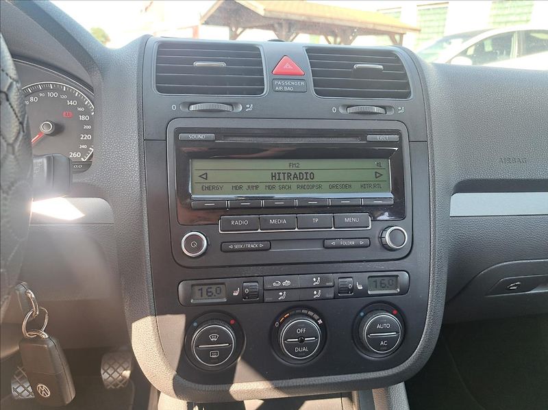 Volkswagen Golf 2,0   TDi 1MAJ*Tažné*Rozvody - fotka 18 z 34