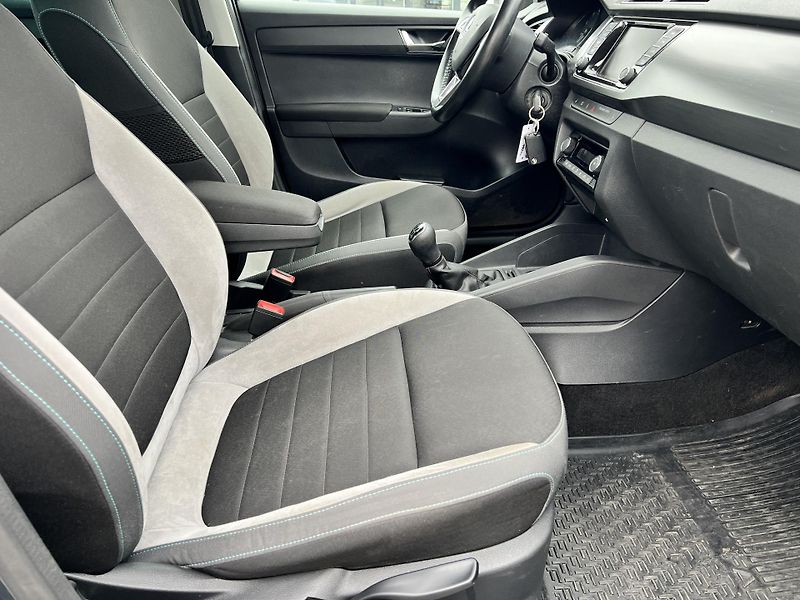 Škoda Fabia JOY 1.0MPi 55kw KLIMA NAVI ALU - fotka 39 z 47