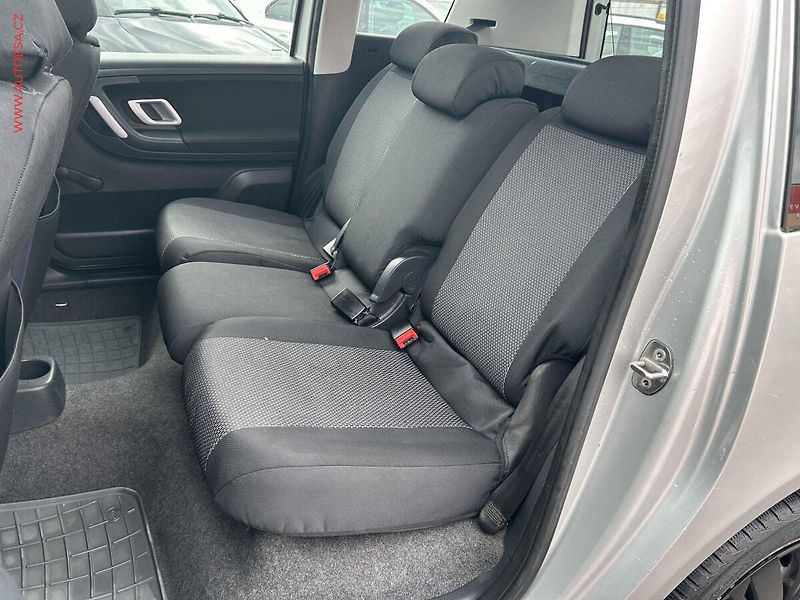 Škoda Roomster (2007) 1.6 16V - fotka 10 z 16
