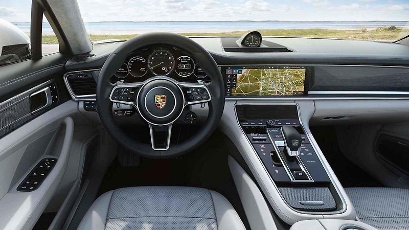 Porsche Panamera Turbo S E-Hybrid Sport Turismo.