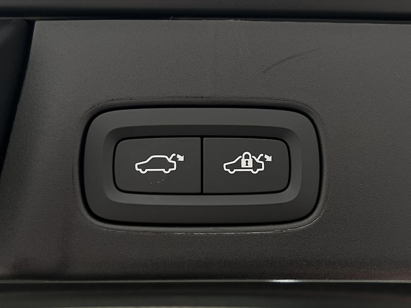 Volvo V90 T6 AWD RECHARGE PLUS REZERVACE - fotka 41 z 45