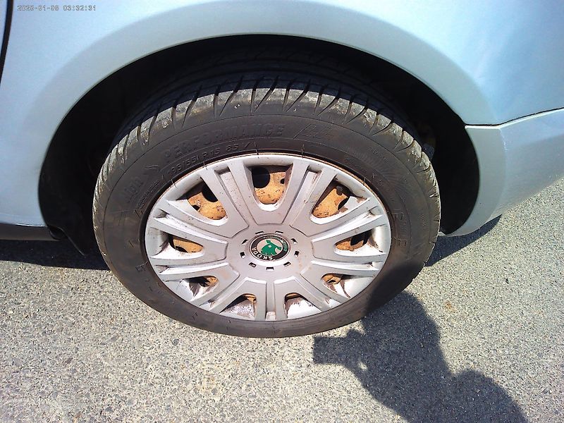Škoda Roomster (2010) 1.2HTP, 51kW, klima, tažné - fotka 28 z 28