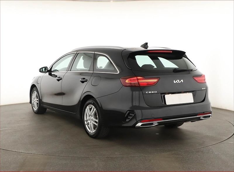 Kia Ceed (2022) 1.6 GDI plug-in - fotka 4 z 20