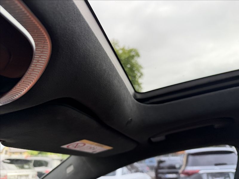 Mercedes-Benz Třídy S 400d AMG 4Matic - fotka 27 z 36