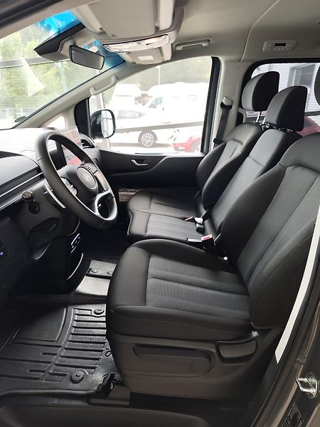 Hyundai Staria (2026) 1.6T-GDi 117kW HEV Comfort - fotka 10 z 22