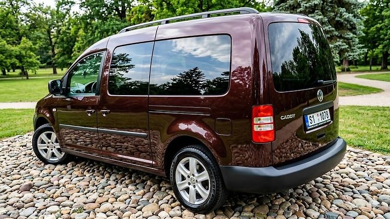 Volkswagen Caddy Maxi TDI 4x4 7 míst  - fotka 2 z 35