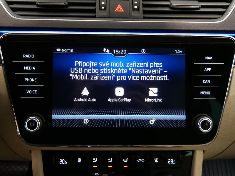 Škoda Superb - fotka 15 z 25