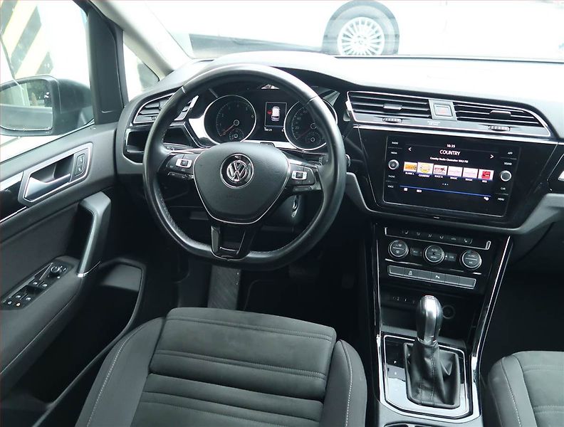 Volkswagen Touran (2018) Highline 1.8 TSI, Automat - fotka 7 z 18