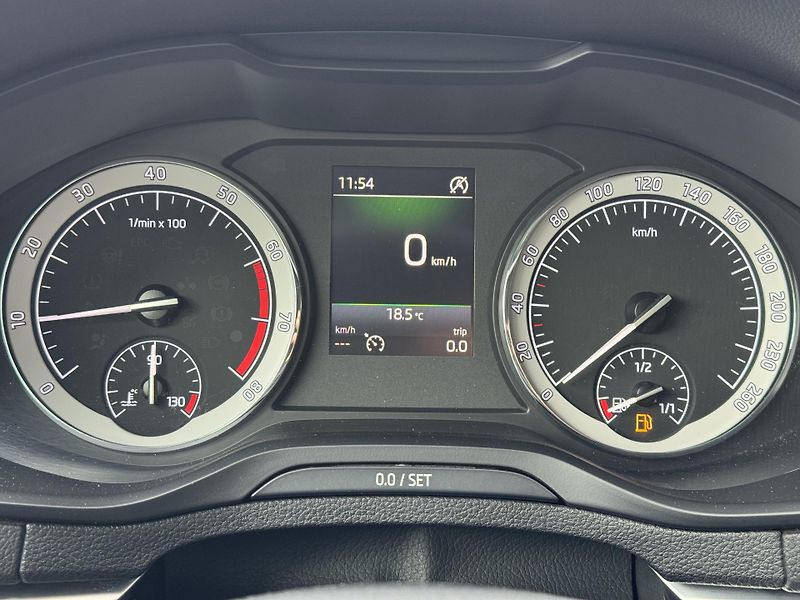 Škoda Karoq (2018) 1.5TSi MAN Style+ Kessy, tažné - fotka 30 z 52