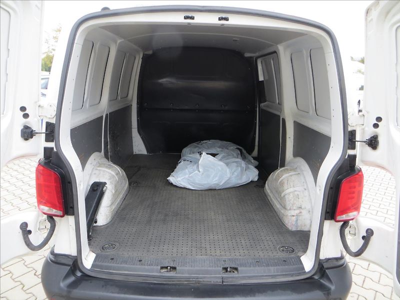 Volkswagen Transporter 2,0 TDI VAN ČR KAMERA - fotka 7 z 17