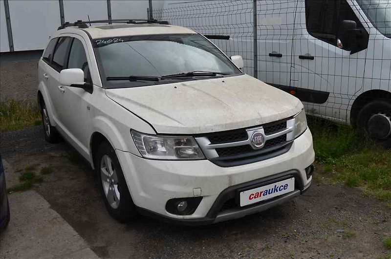Fiat Freemont (2012) 2,0 MULTIJET AWD AT - fotka 3 z 28