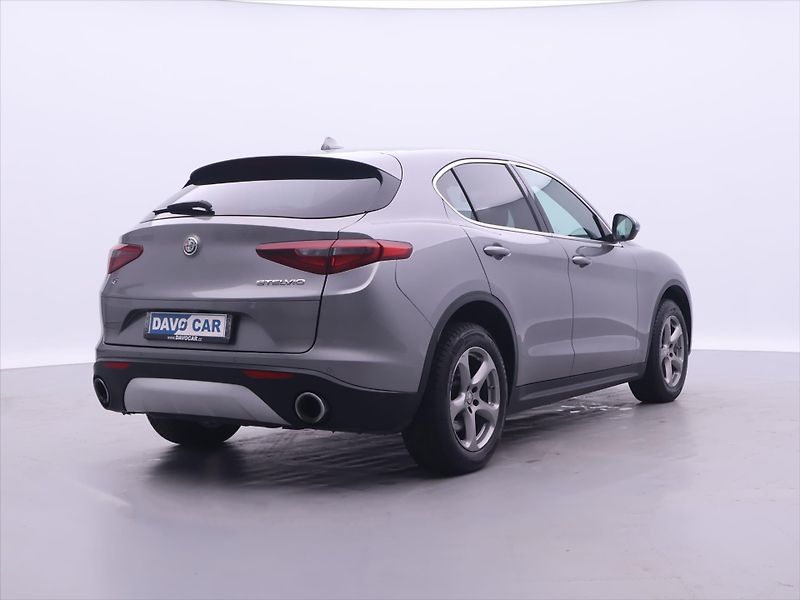 Alfa Romeo Stelvio 2,0 TBi 148kW Aut. Q4 Super - fotka 7 z 32
