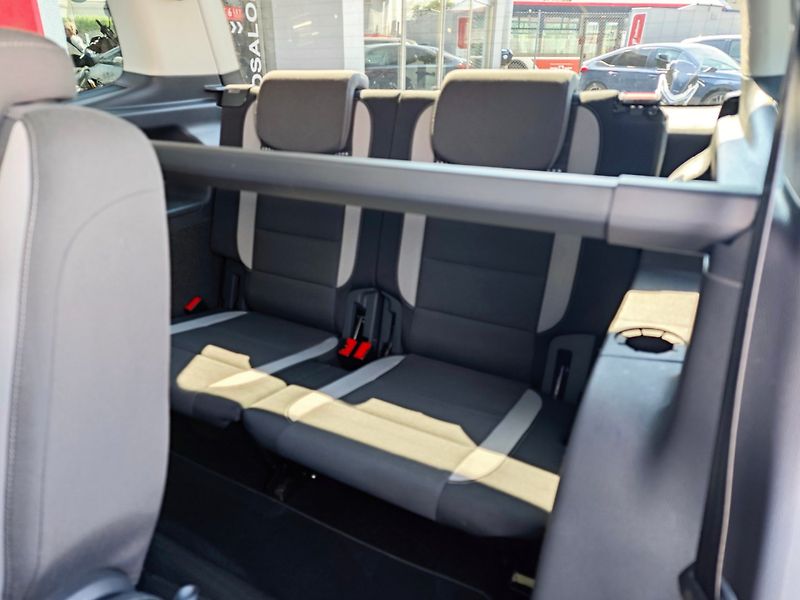Volkswagen Touran (2013) 2.0 TDi Life 7 Míst Panorama - fotka 14 z 43