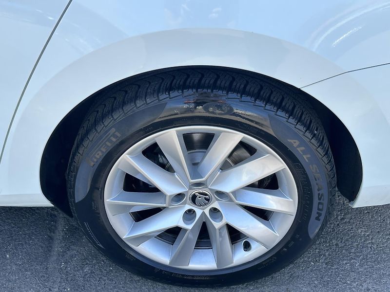 Škoda Superb (2016) 1.8TSI/132kW *STYLE* 1.Maj.  - fotka 38 z 38