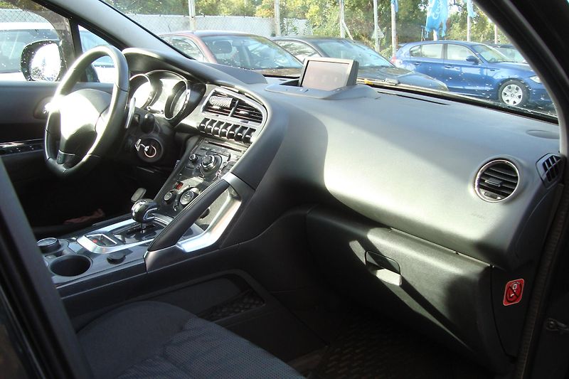 Peugeot 3008 (2013) 1.6HDi,Hybrid 4,AUT,4x4,Panora - fotka 35 z 78