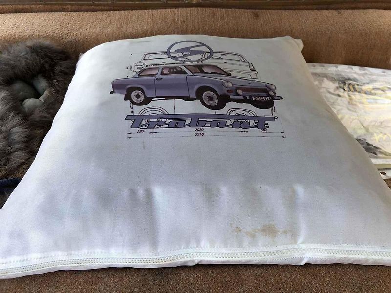 Tenhle Trabant je jeden z posledních vyrobených – únor 1990.
