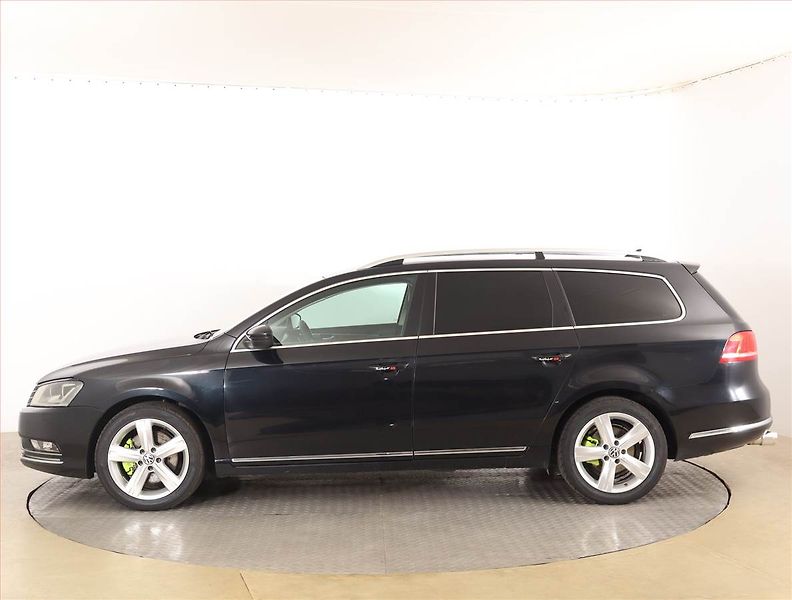 Volkswagen Passat (2011) 2.0 TDI, 4X4, Automat, Navi - fotka 3 z 20