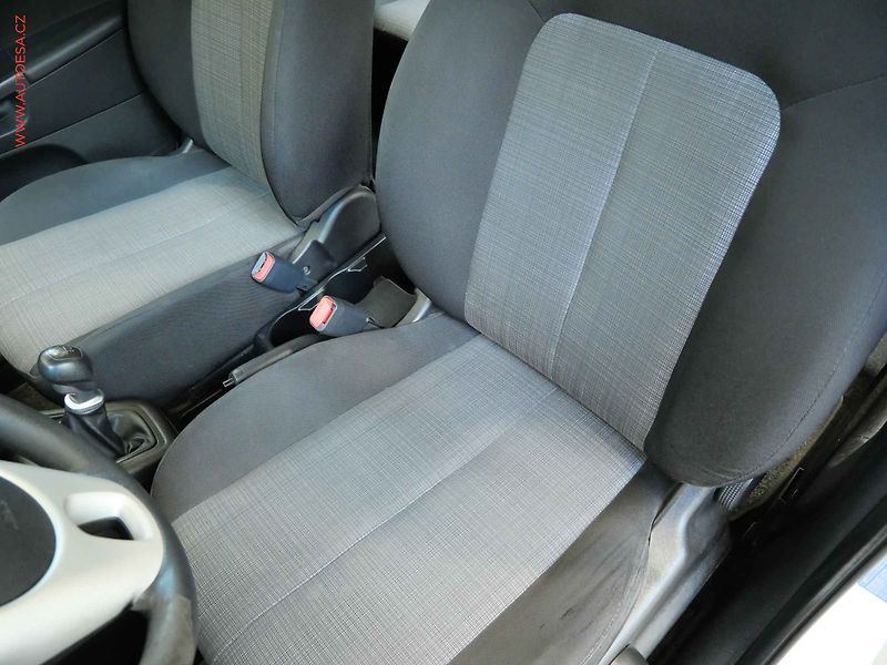 Kia Venga (2012) 1.4CRDi, ČR, AC, tažné - fotka 9 z 19