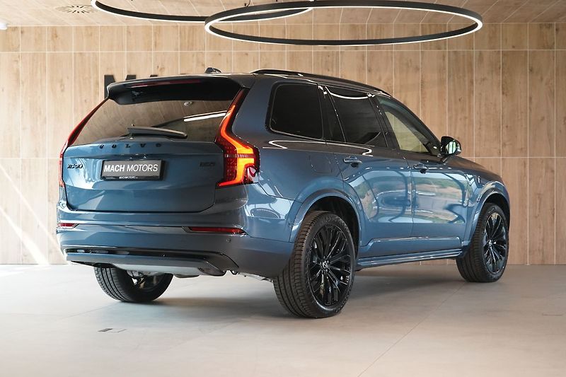 Volvo XC90 B5 PLUS Black Edition, 360° - fotka 8 z 48