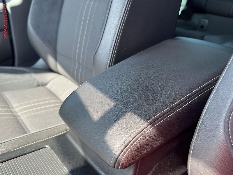 Volkswagen Passat (2019) 2.0TDI 4x4, ČR, DSG, navi - fotka 17 z 18