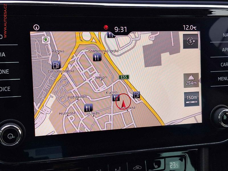 Škoda Superb (2019) 2.0 TDI, Style, DSG, navi - fotka 17 z 18