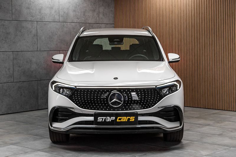 Mercedes-Benz EQB 300 66kWh*4MATIC*AMG*KAMERA*So - fotka 2 z 47