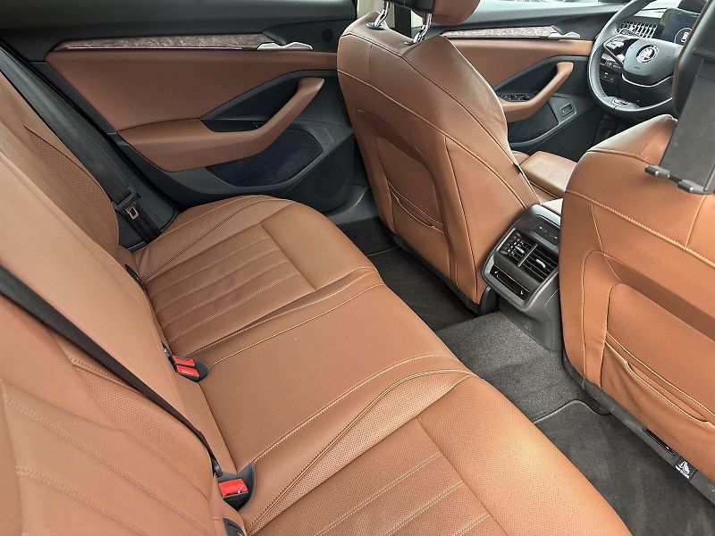 Škoda Superb (2024) Combi 2.0 TDI DSG L&K - fotka 10 z 33
