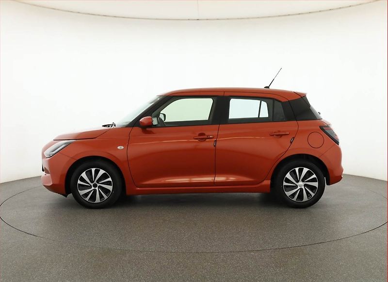 Suzuki Swift (2024) 1.2, ČR,1.maj, Serv.kniha - fotka 3 z 15