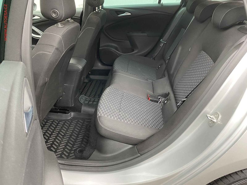 Opel Astra (2020) 1.5 CDTi sportstourer, LED - fotka 10 z 19