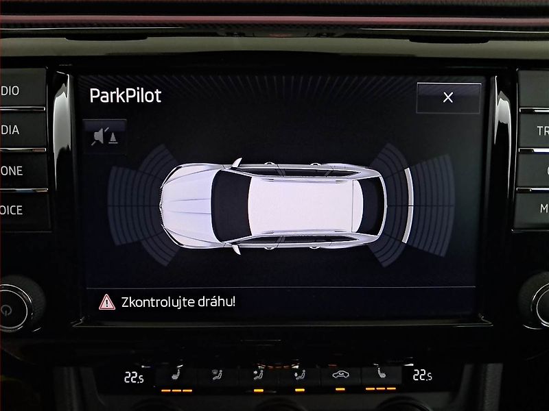 Škoda Superb (2017) Ambition Plus 2.0 TDI 4x4 - fotka 16 z 22