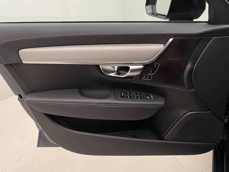 Volvo V90 T8 AWD RECHARGE DARK PLUS AUT - fotka 8 z 65