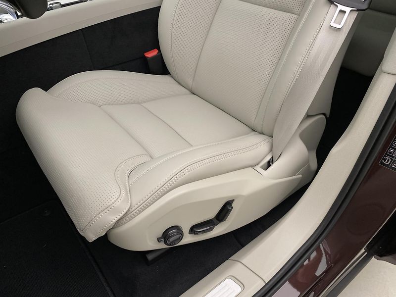 Volvo XC60 T8 AWD RECHARGE DARK ULTRA CZ - fotka 25 z 64